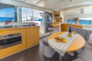 Lagoon 380 „Queen Mia“ – fotka 9