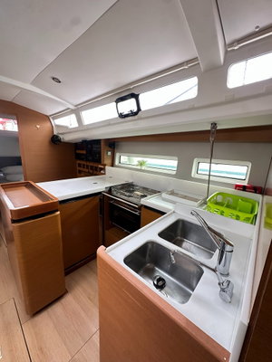 Sun Odyssey 440 „Habibi“ – fotka 3