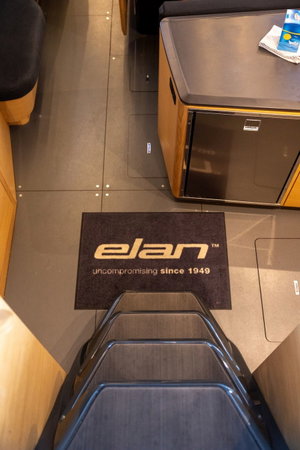Elan E6 „Sailing Grace“ – fotka 15