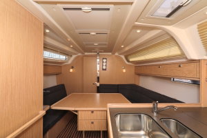 Bavaria Cruiser 37