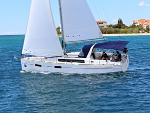 Oceanis 38.1 „Vita“ – fotka 3