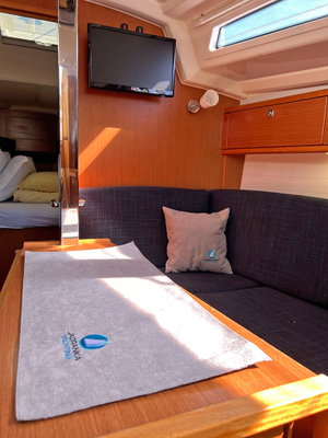 Bavaria Cruiser 33