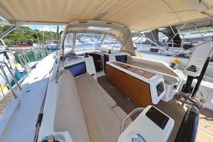 Dufour 390 „Olmato“ – fotka 10