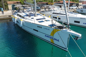 Dufour 520 GL „Lateja“ – fotka 1