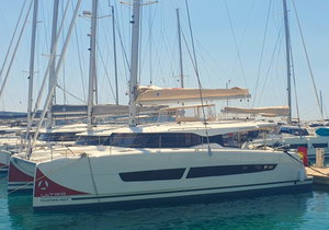 Fountaine Pajot New 44 Quatour „Skywalker“ – fotka 1