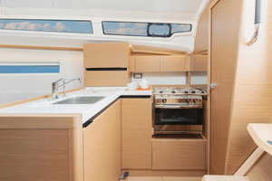 Sun Odyssey 350 „Miyabi“ – fotka 11
