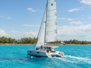 Lagoon 42 „CALENDULA“ – fotka 1