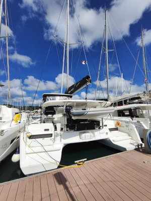 Lagoon 42 „VIOLET“ – fotka 1