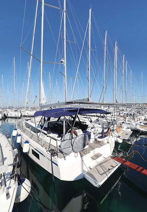 Bavaria C42 „First Light“ – fotka 2