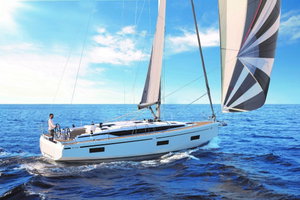 Bavaria C42 Style „Sea Breeze“ – fotka 1