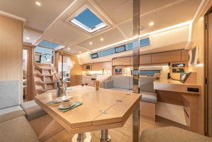 Bavaria C42 Style „Sea Breeze“ – fotka 6