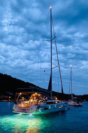 Bavaria C42 Style „Silver Seagull“ – fotka 9