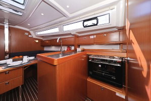 Bavaria Cruiser 33