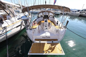 Bavaria Cruiser 33