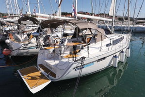 Bavaria Cruiser 33