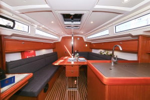 Bavaria Cruiser 33
