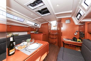 Bavaria Cruiser 33