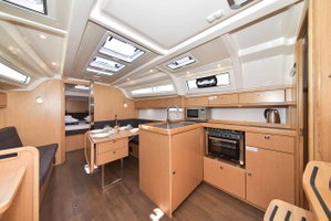 Bavaria Cruiser 37