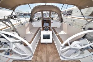Bavaria Cruiser 37