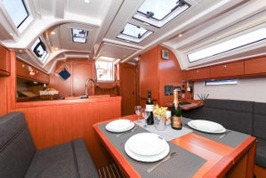 Bavaria Cruiser 37