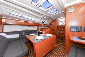 Bavaria Cruiser 37