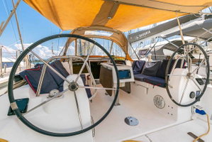 Dufour 350