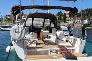 Dufour 382 „Elyra“ – fotka 1