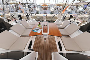 Dufour 382 „Elyra“ – fotka 4