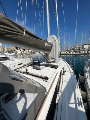 Dufour 390 „Bella I“ – fotka 3