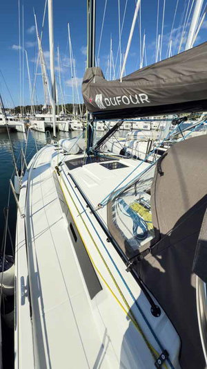 Dufour 41 Performance - 3 cab. „Nine to five“ – fotka 4