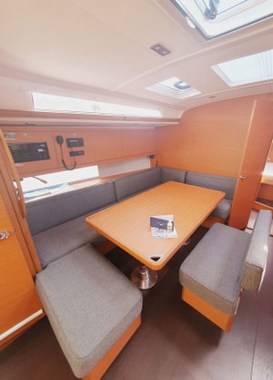 Dufour 470 „Sombra del Viento“ – fotka 9