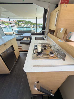 Fountaine Pajot New 41 Quatuor 3 „Acamar“ – fotka 16
