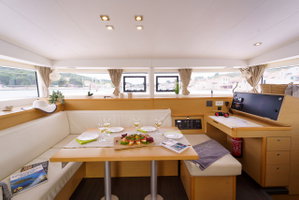 Lagoon 400 S2 „Miss Moneypenny“ – fotka 12