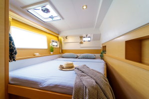 Lagoon 400 S2 „Miss Moneypenny“ – fotka 17