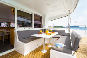 Lagoon 400 S2 „Miss Moneypenny“ – fotka 7