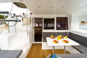 Lagoon 400 S2 „Miss Moneypenny“ – fotka 8