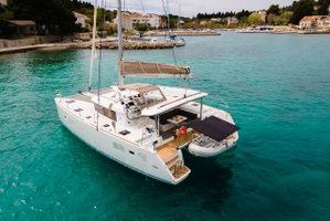 Lagoon 400 S2 „Miss Moneypenny“ – fotka 4