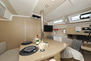 Oceanis 38.1 „Angel07“ – fotka 12