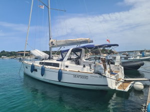 Oceanis 38.1 „Illuminating“ – fotka 1