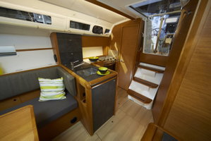Sun Odyssey 349 „Glasswing“ – fotka 5