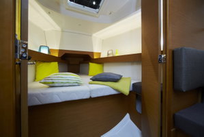 Sun Odyssey 349 „Glasswing“ – fotka 7