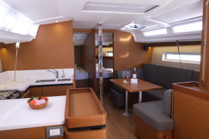 Sun Odyssey 440 „Roma“ – fotka 3
